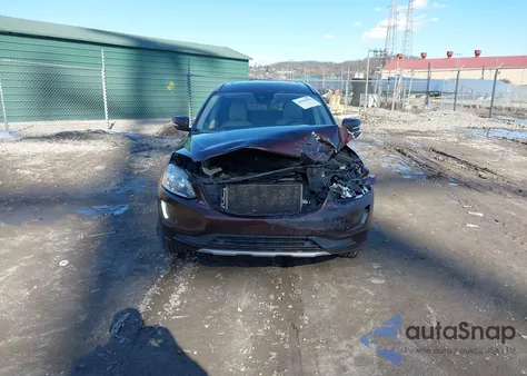 2016 Volvo Xc60 T5 Premier z USA, uszkodzony, nr VIN YV4612RKXG2856912